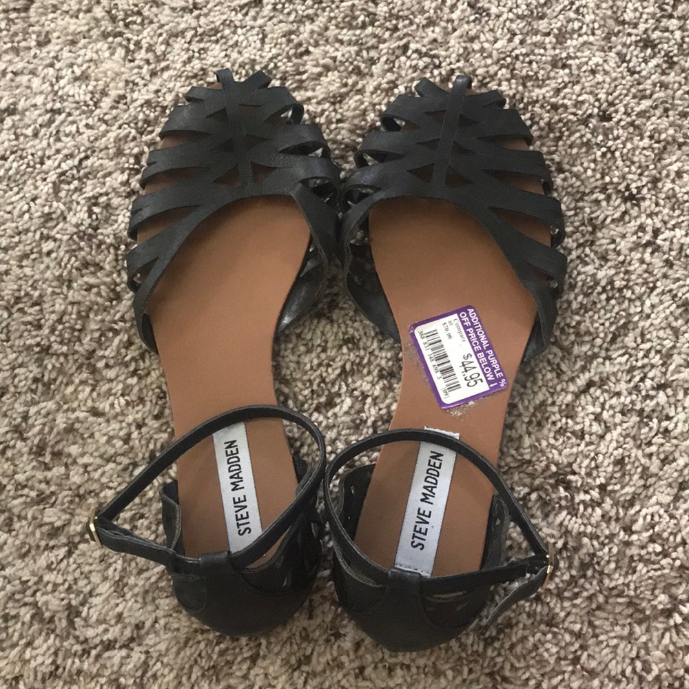 BRAND NEW STEVE MADDEN SANDALS